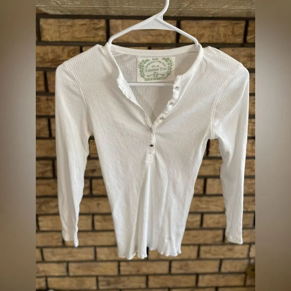 All white limited‎ too long sleeve
